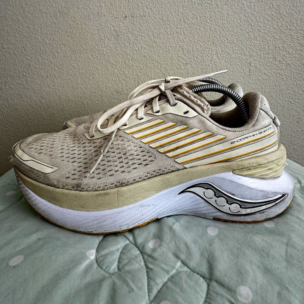 Saucony Endorphin Shift Women’s Running Shoes Beige/White/Yellow size 10.5